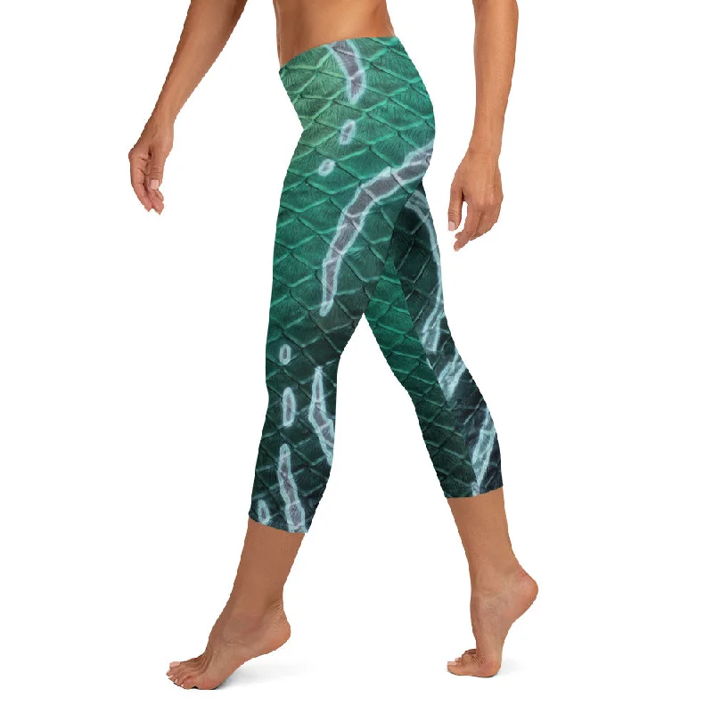 The Dark Sea Capri Leggings