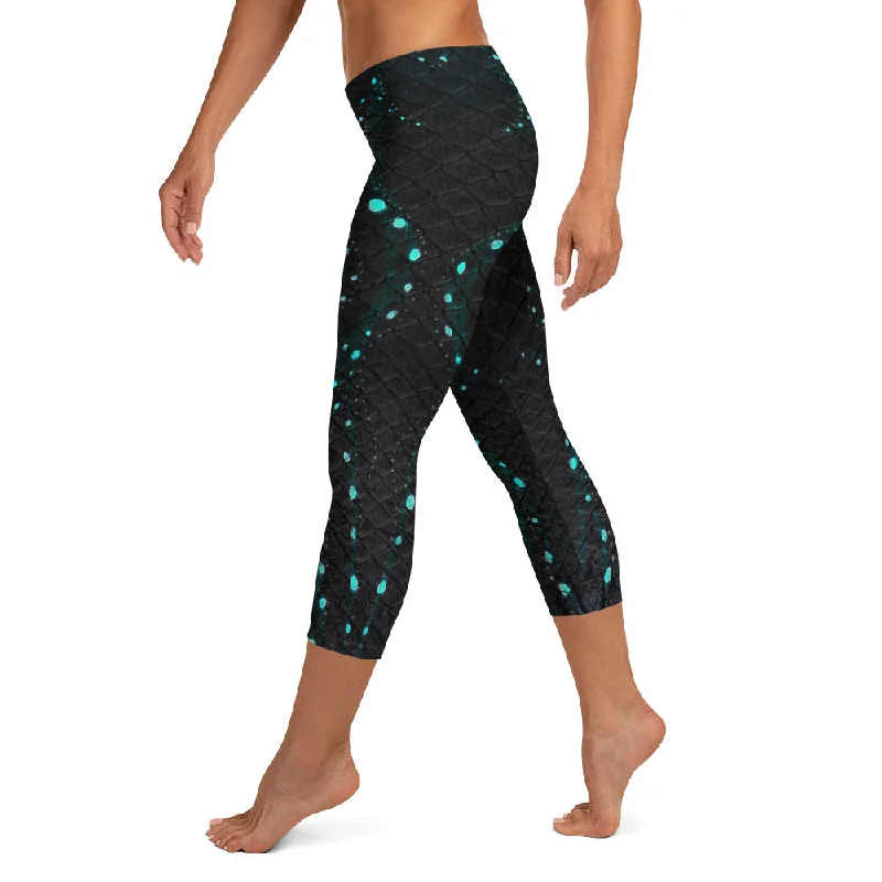 Twilight Tide Capri Leggings