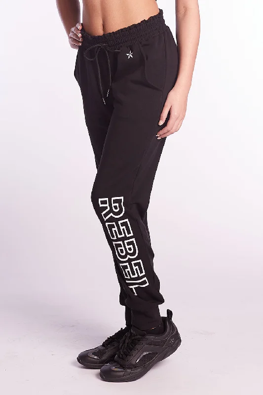 Relax Jogger in Black Laser